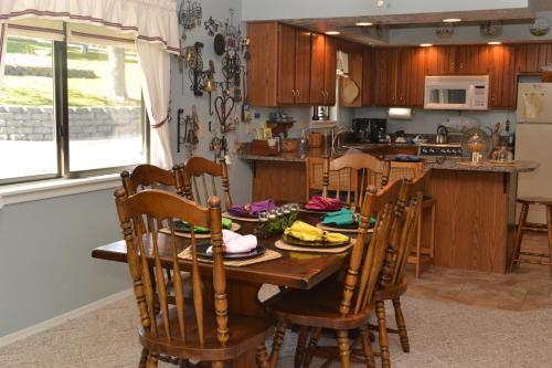 Anchor Inn On The Lake Bed And Breakfast Branson Exterior foto